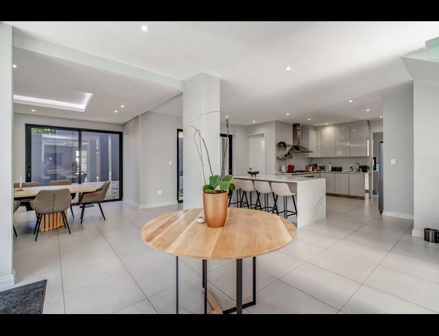 3 BEDROOM TOWNHOUSE FOR SALE IN SANDOWN